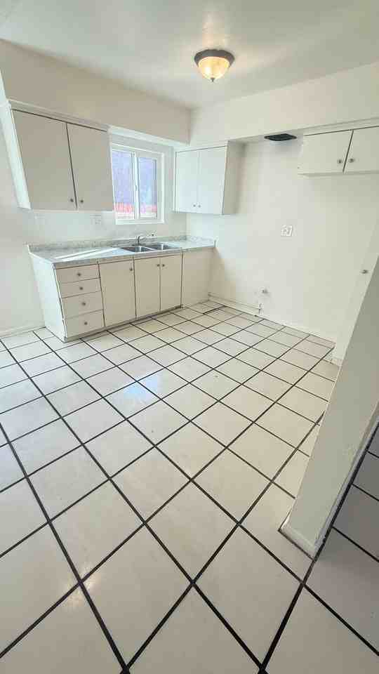 BLUHAR01 - Photo 4 of 18