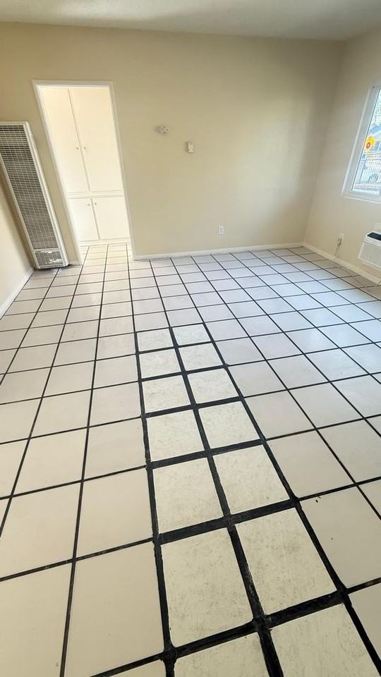 BLUHAR01 - Photo 6 of 18