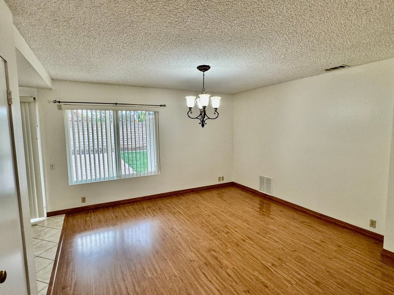 6630 Sora St - Photo 5 of 27
