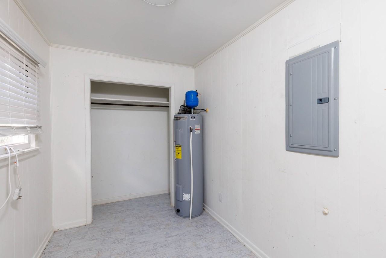 1306 Avenue R - Photo 5 of 22