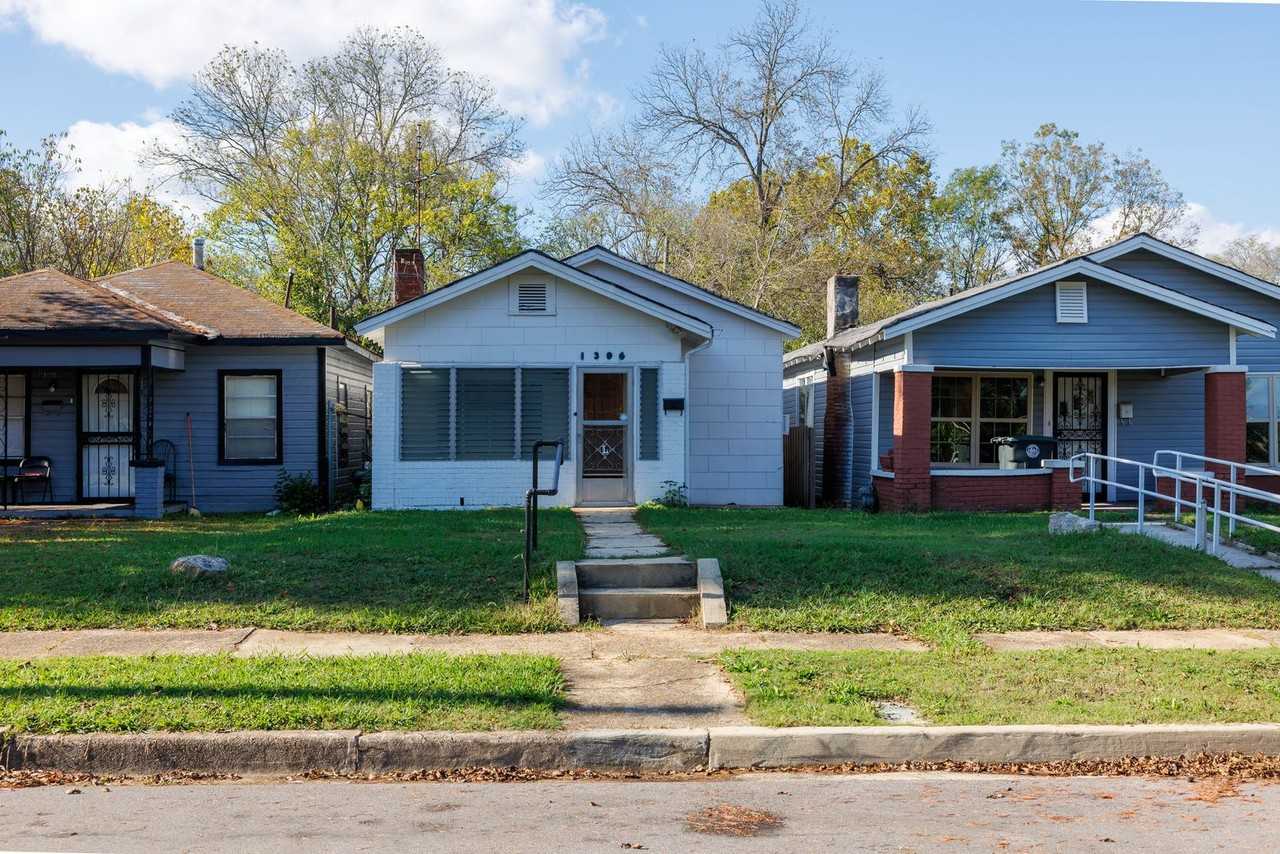 1306 Avenue R - Photo 4 of 23