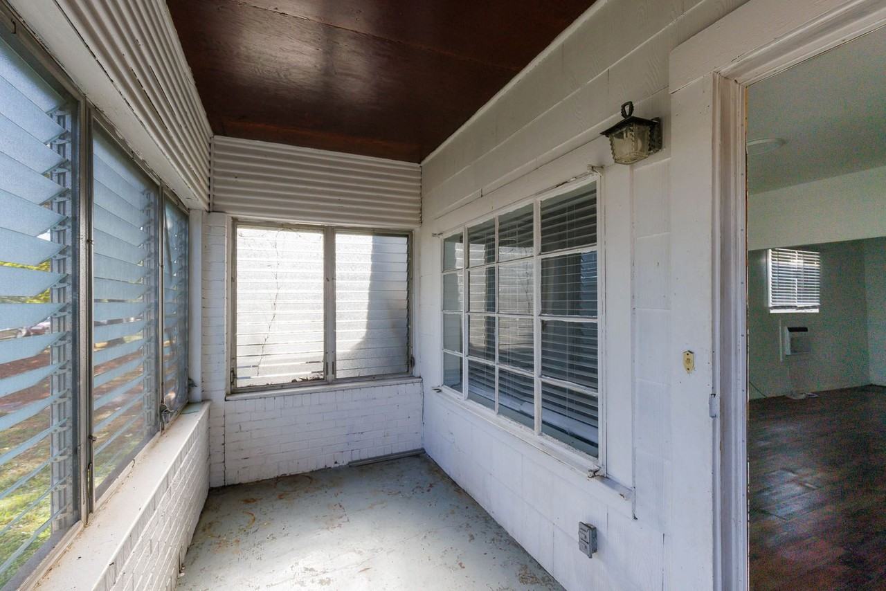 1306 Avenue R - Photo 6 of 23