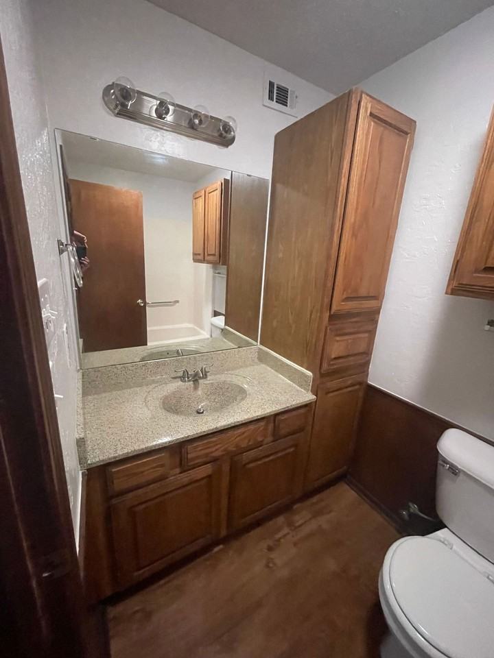 Crystal Pointe - Photo 4 of 7