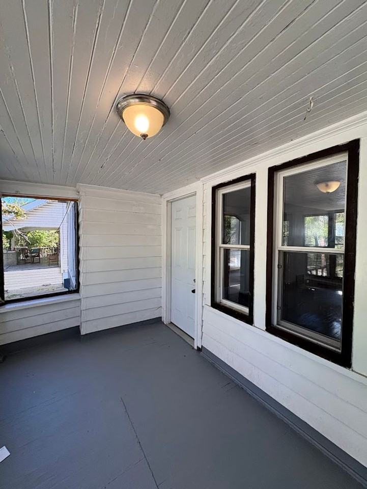 710 Lakemont Ave - Photo 3 of 23