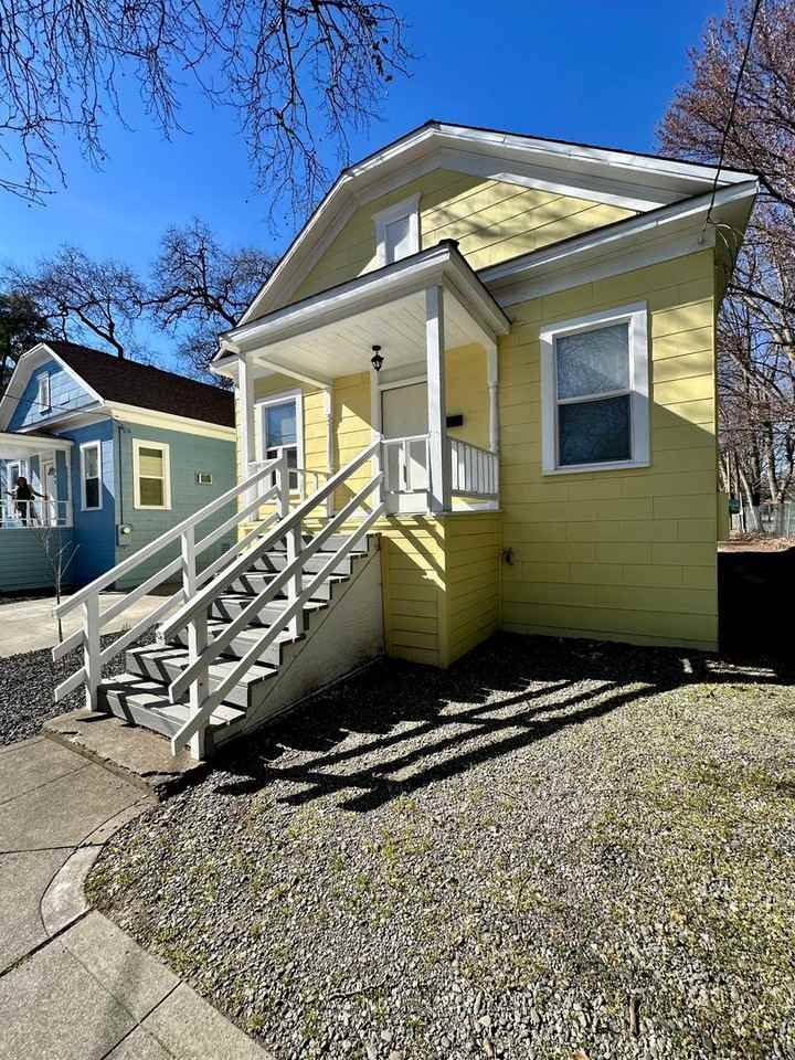 370 E 3rd St - Photo 3 of 22