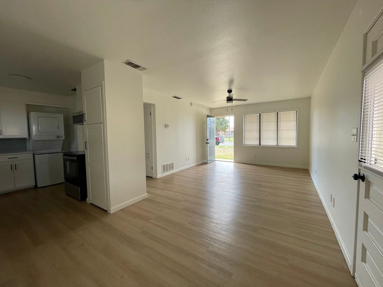 104 Chicago Dr - Photo 6 of 17