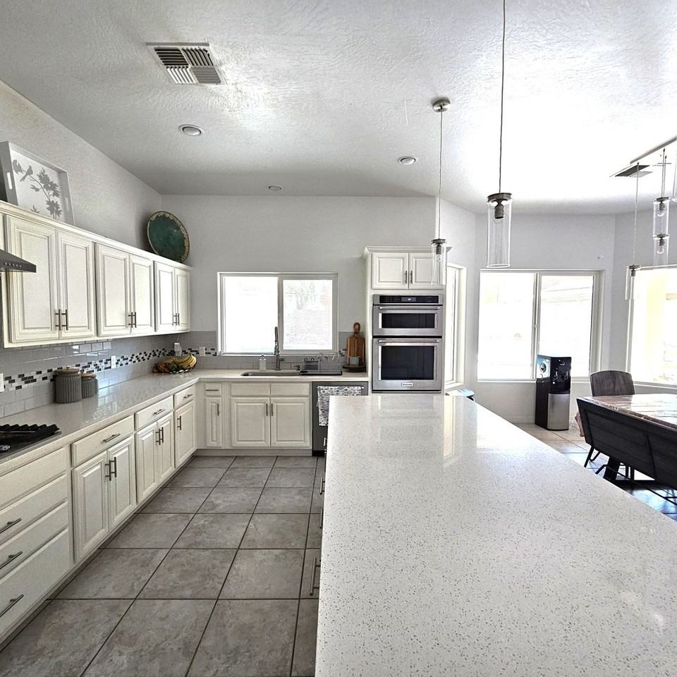 3772 South 34th Drive - Photo 3 of 38