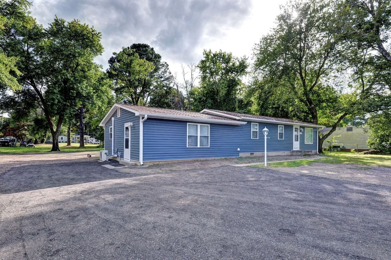 13907 James Dr #B - Photo 3 of 34