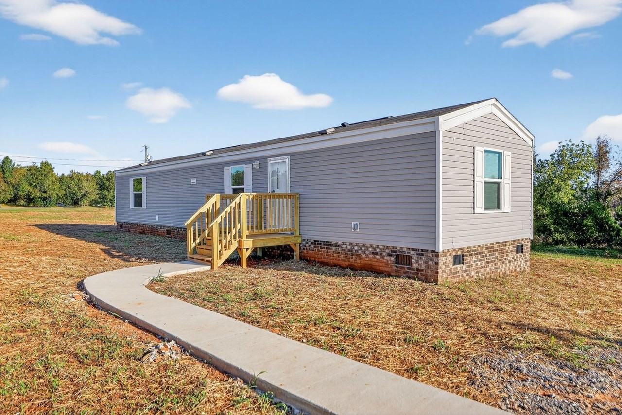 181 Nolan Rd - Photo 3 of 38