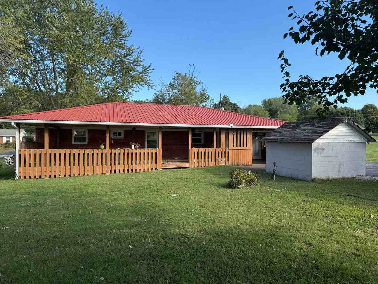 103 Logan Ln - Photo 2 of 13