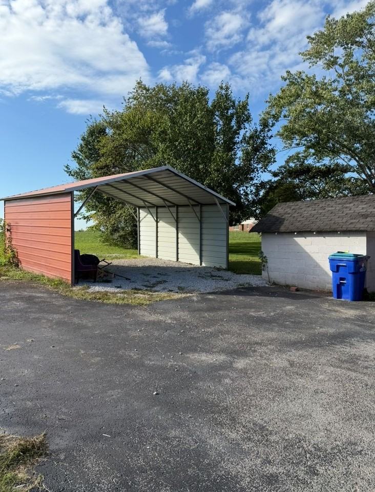 103 Logan Ln - Photo 3 of 13