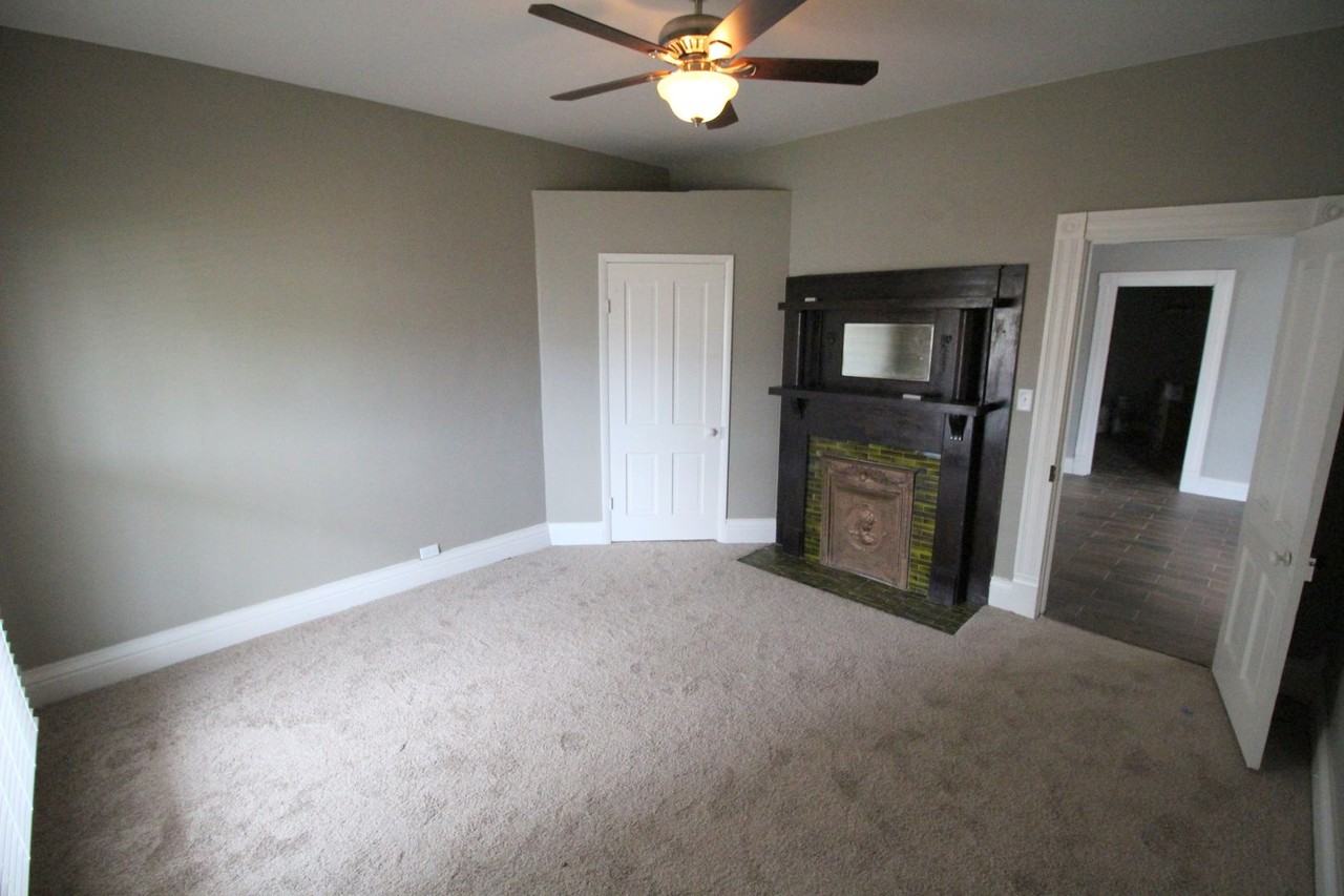 504 Warnock St - Photo 5 of 30