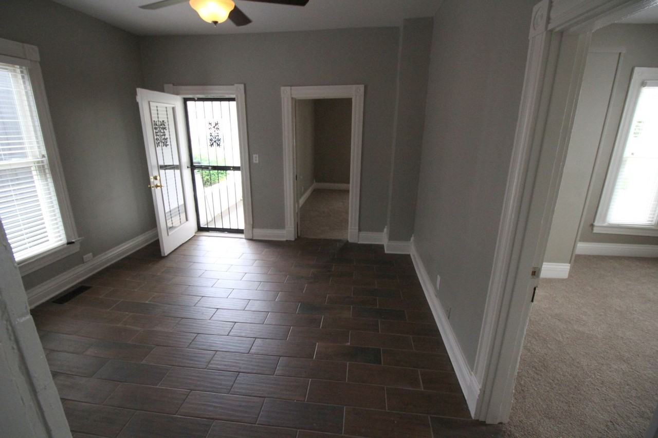 504 Warnock St - Photo 6 of 30