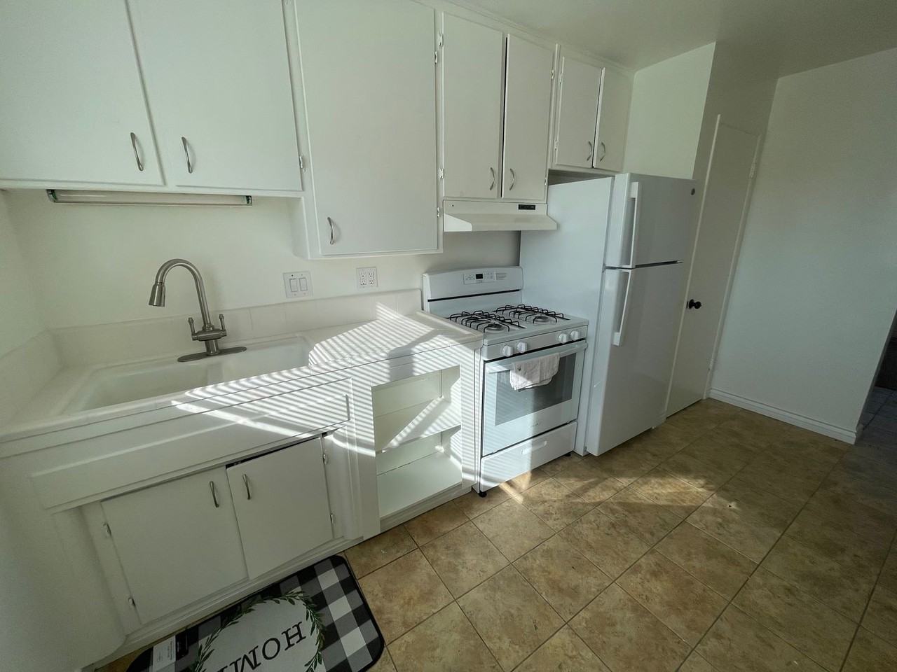 130 1/2 S M St #A - Photo 5 of 8