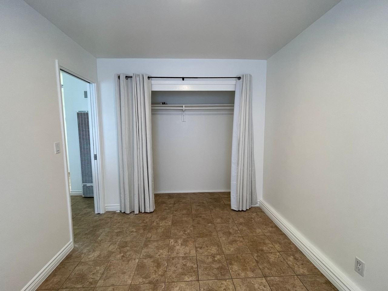 130 1/2 S M St #A - Photo 7 of 8