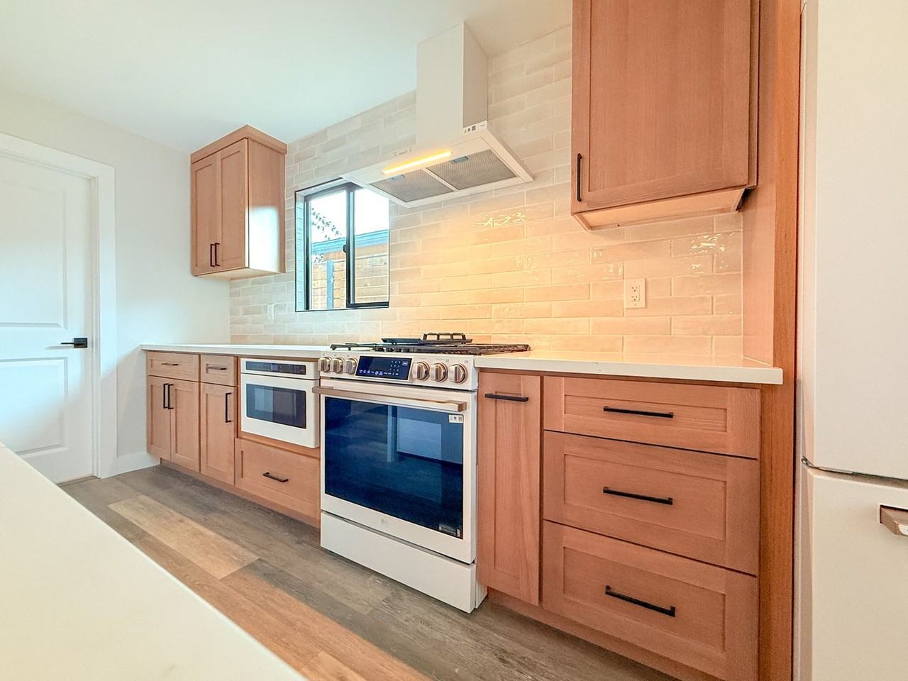 216 N 6th St - Photo 6 of 24