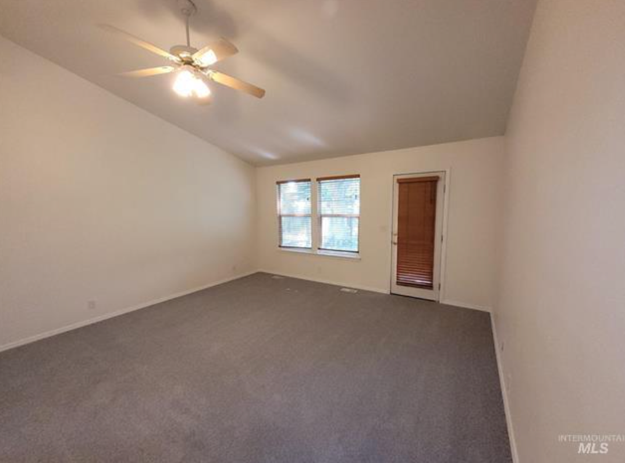 1948 E Laurelwood Dr - Photo 6 of 16