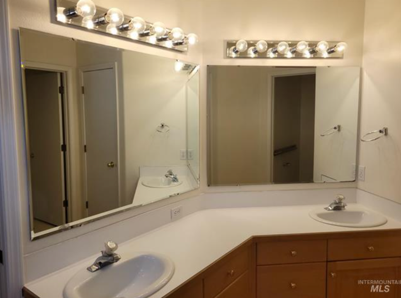 1948 E Laurelwood Dr - Photo 7 of 16