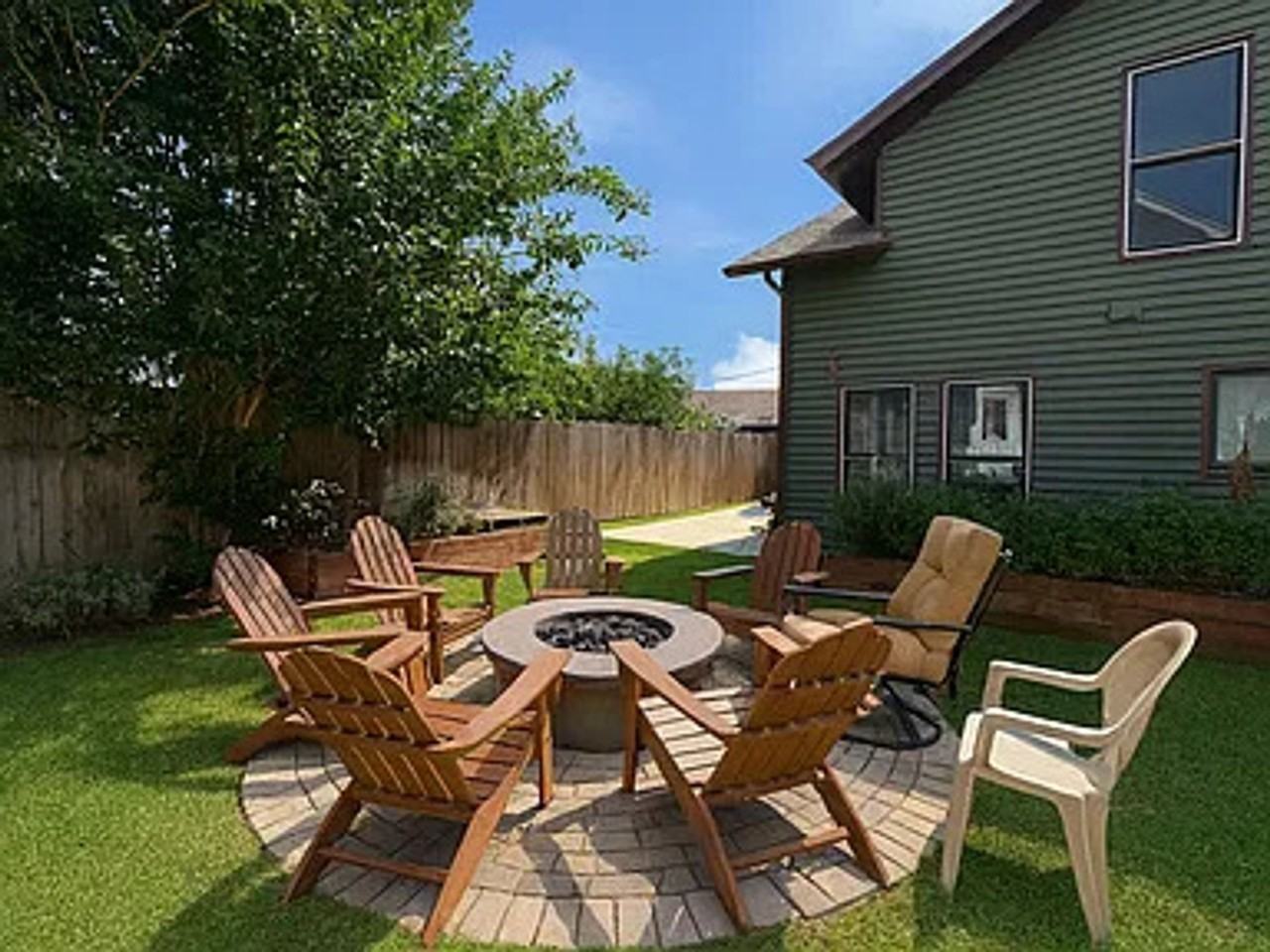 1462 W 28th St - Photo 3 of 27