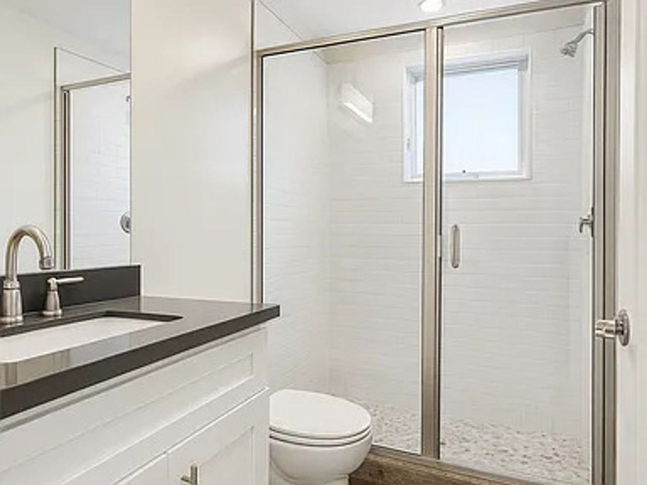 1462 W 28th St - Photo 7 of 27