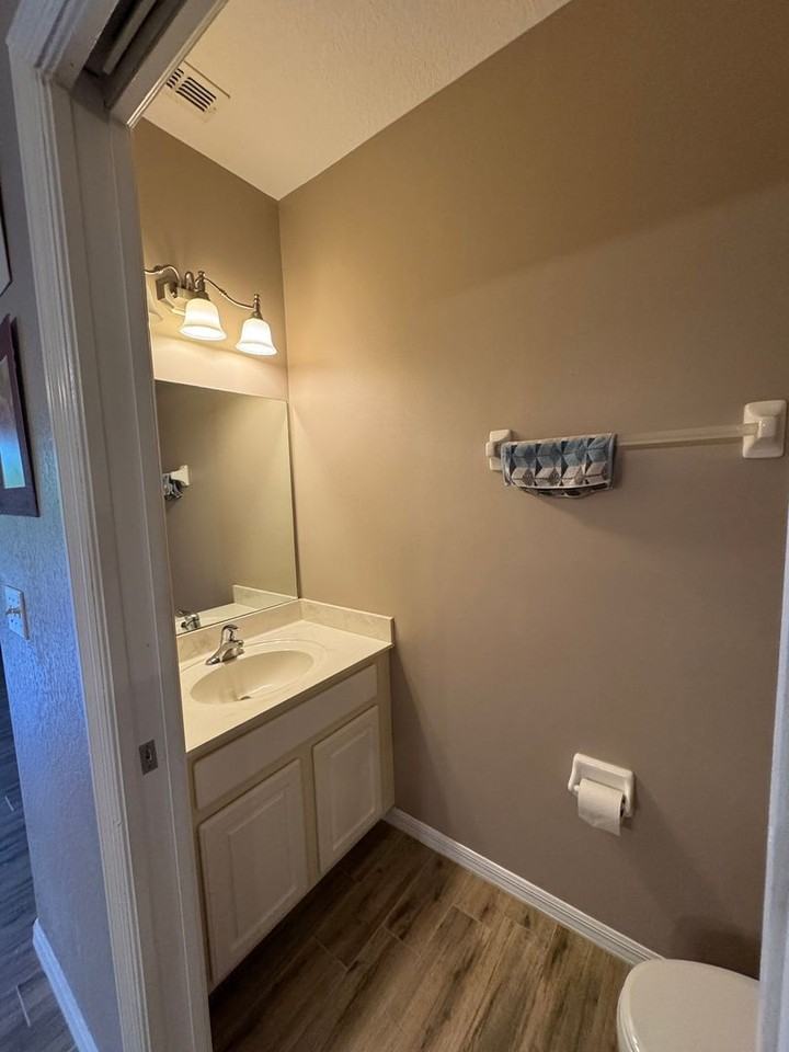 10063 Pacific Pines Ave - Photo 4 of 17
