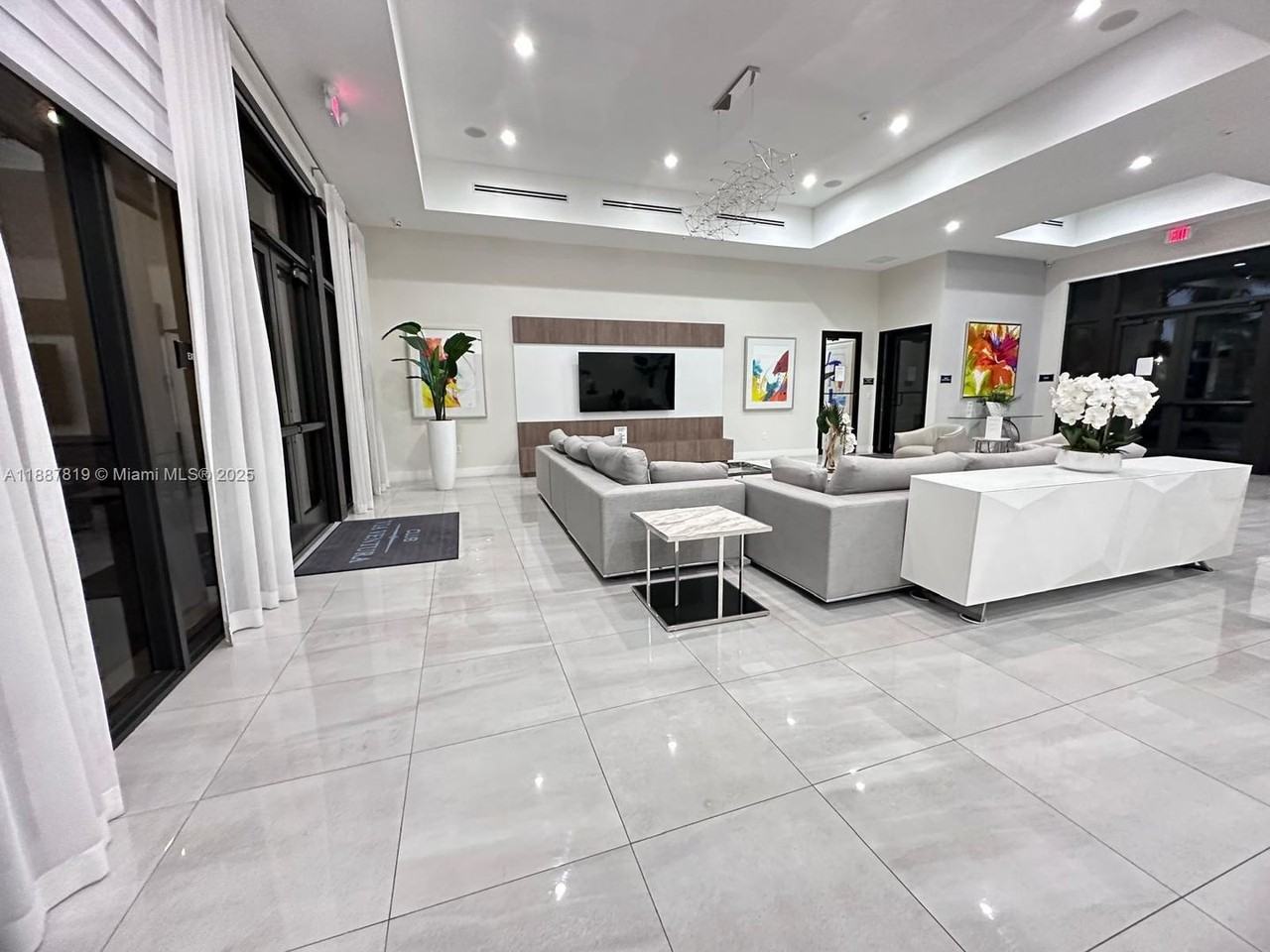 20634 Ne 2nd Ct - Photo 5 of 10