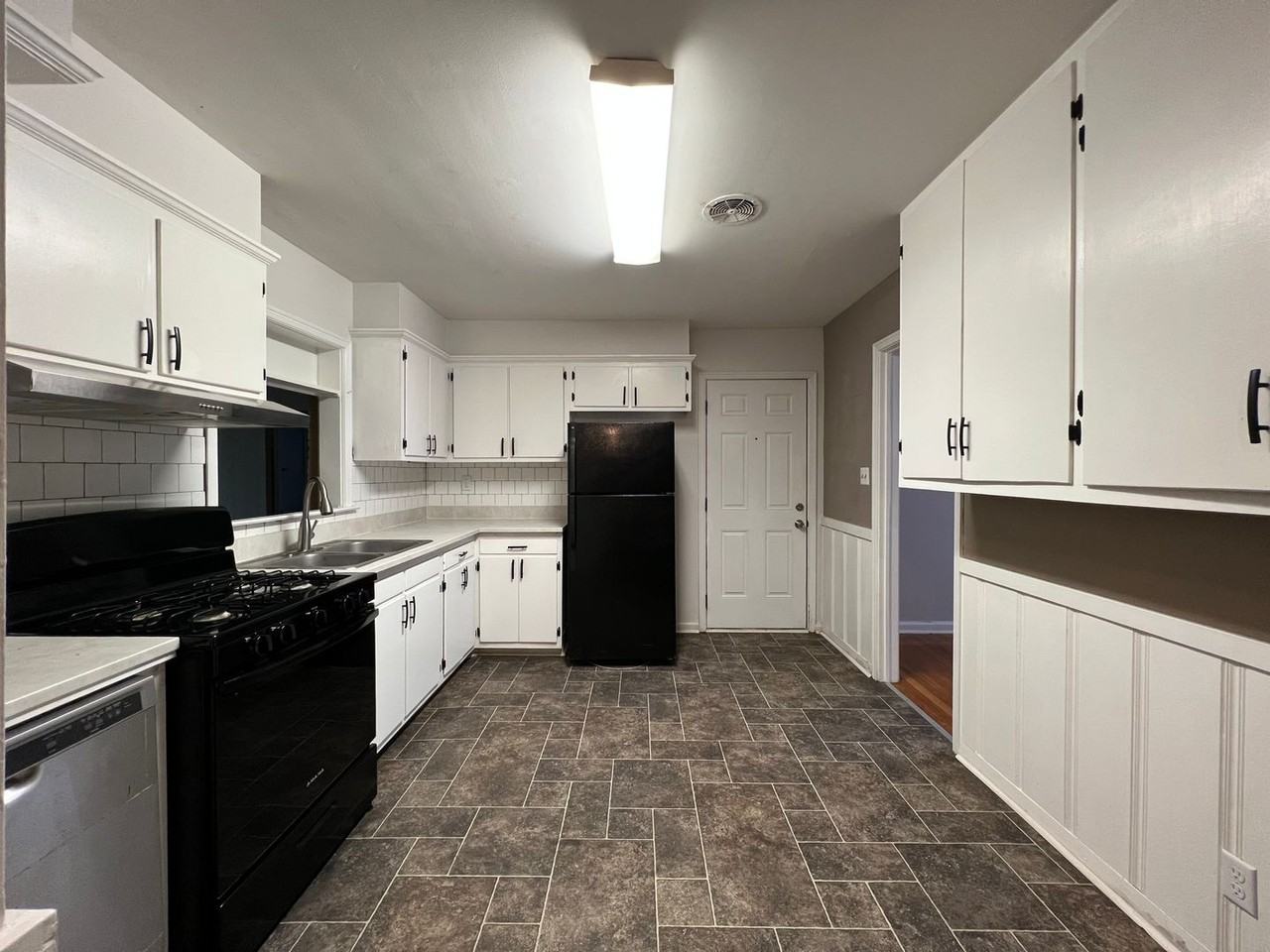 2739 Green Oaks Drive - Photo 4 of 18