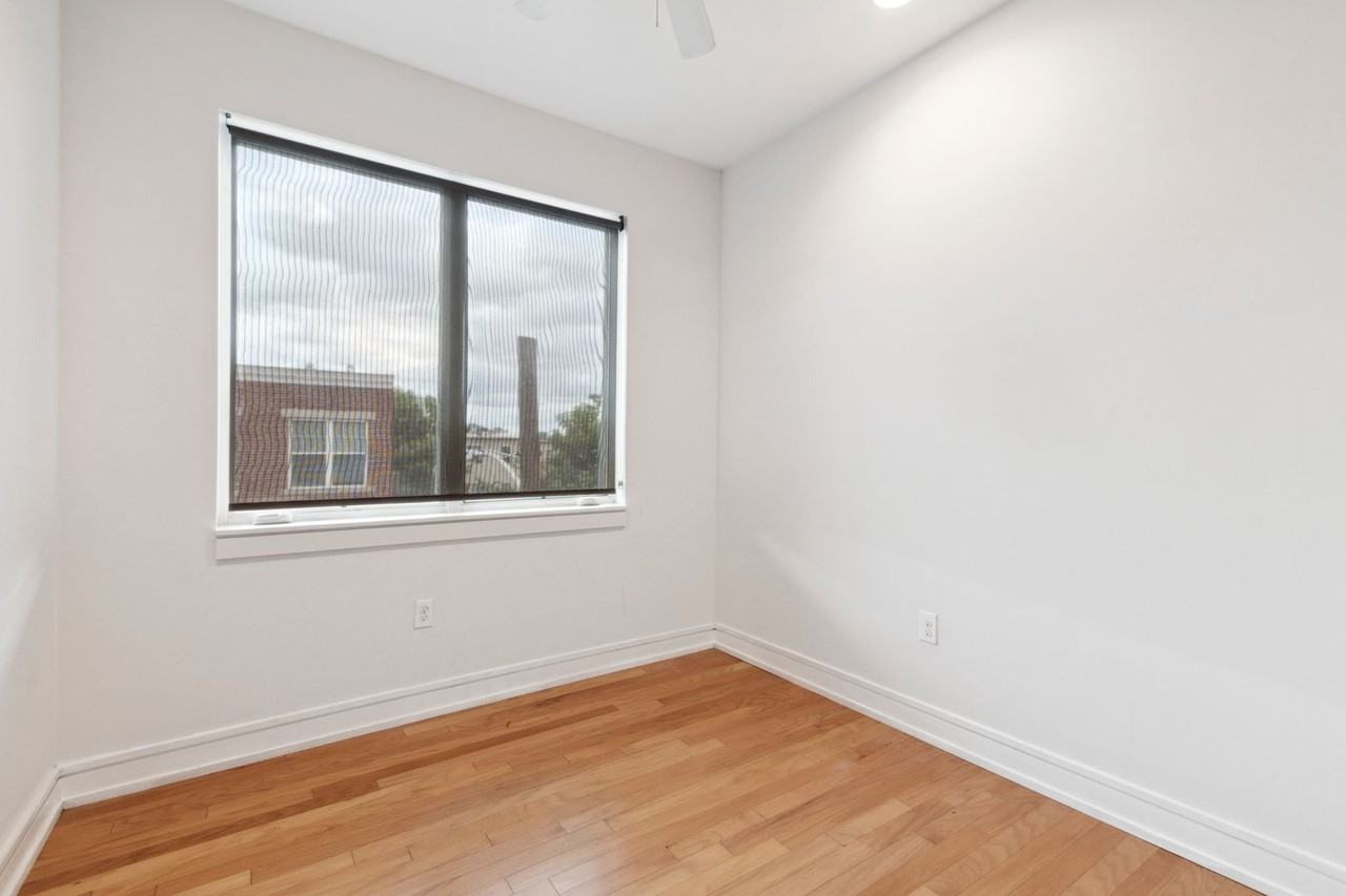 1516 N 15th St - Photo 4 of 10