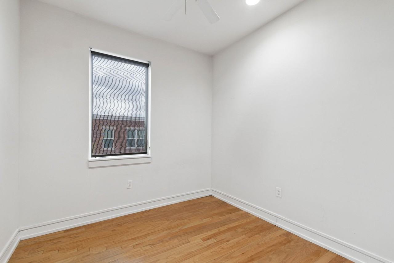 1516 N 15th St - Photo 5 of 10