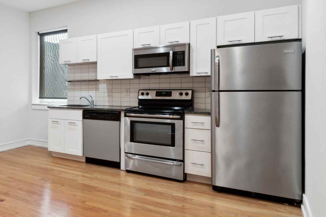 1516 N 15th St - Photo 7 of 10