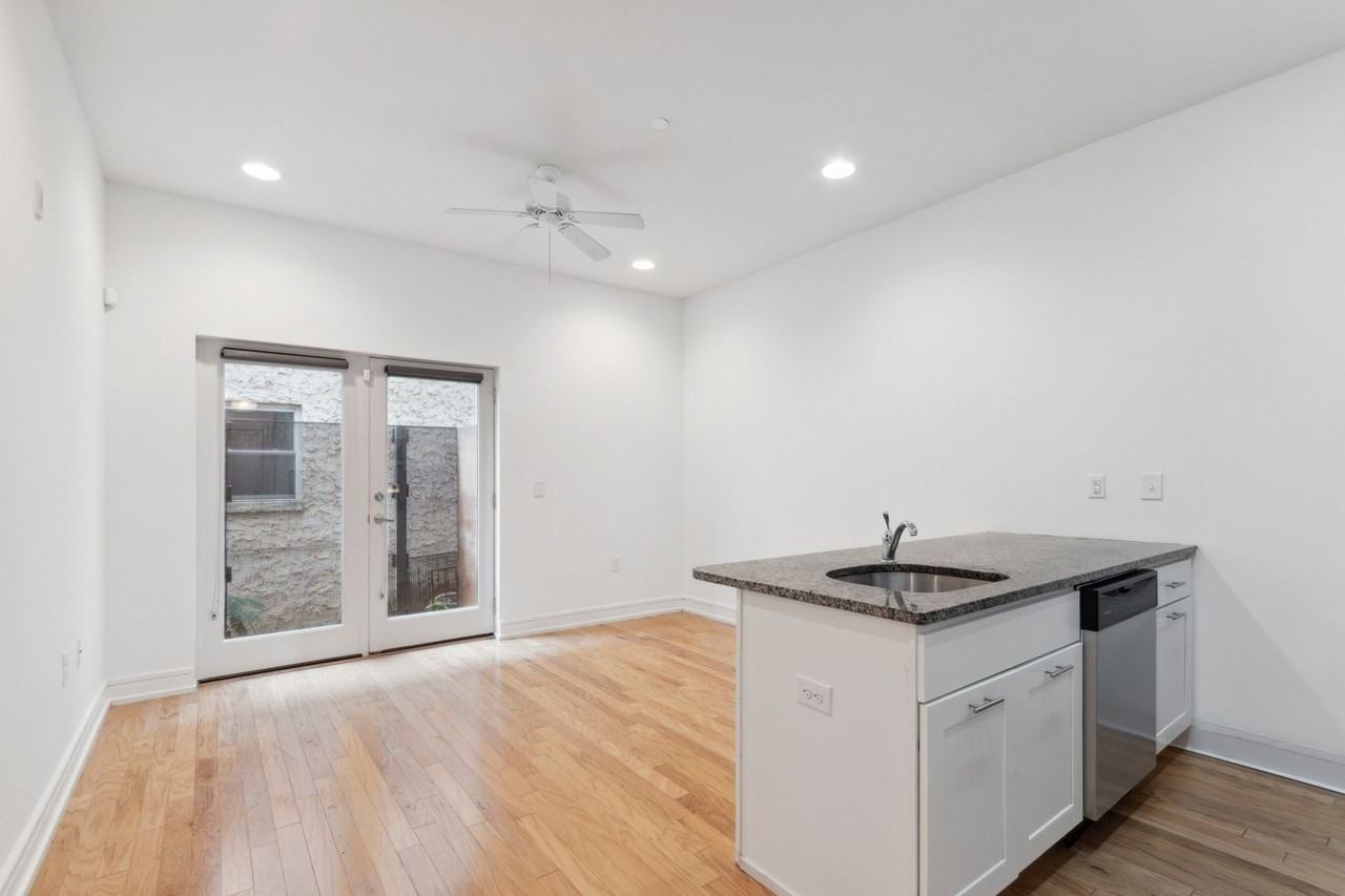 1516 N 15th St - Photo 2 of 19