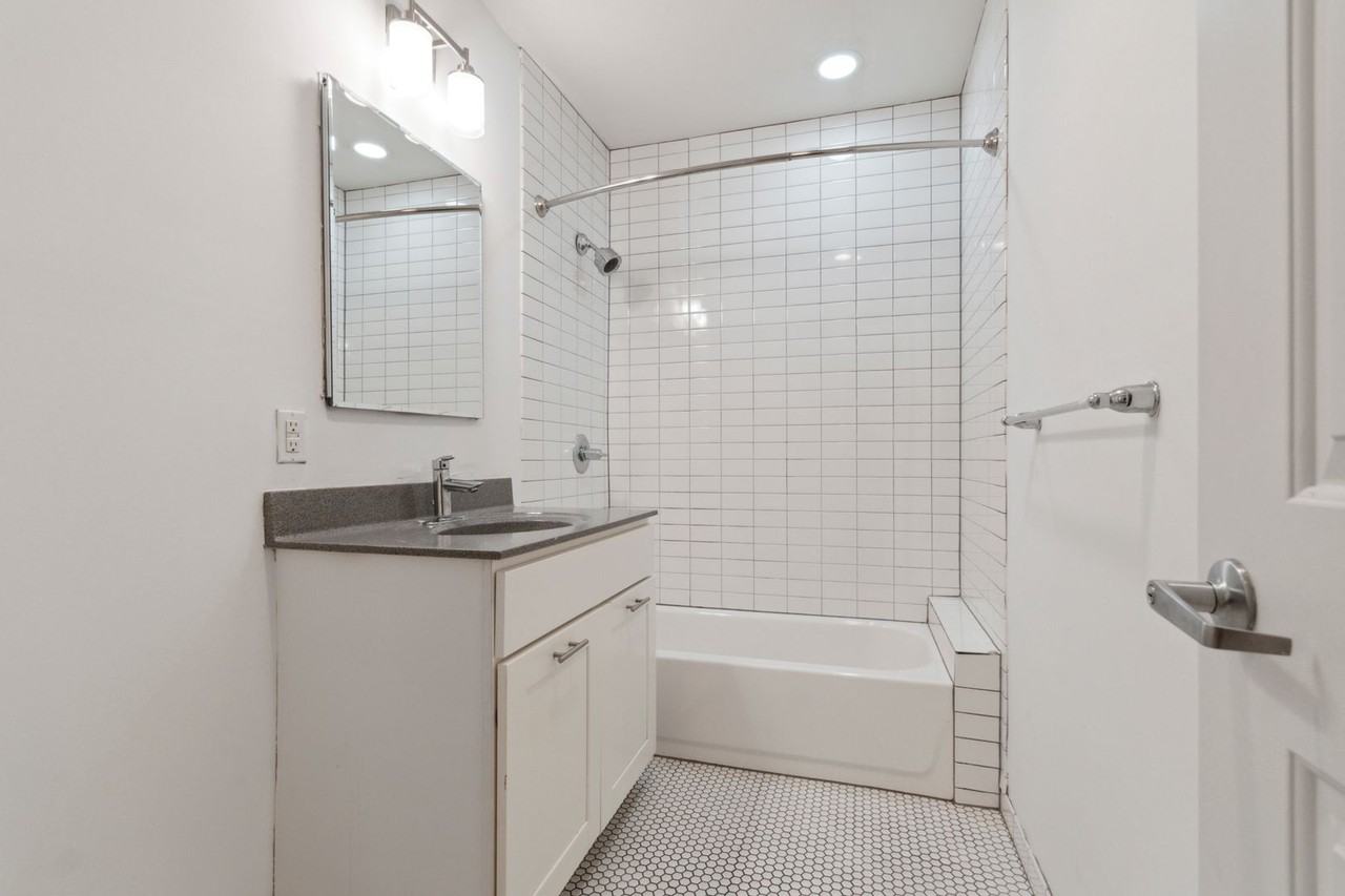 1516 N 15th St - Photo 3 of 19
