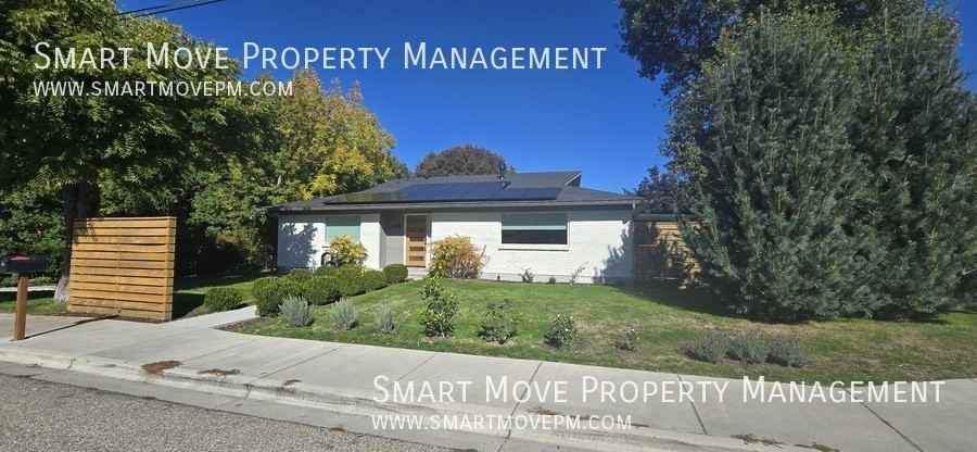 4298 W Catalpa Dr - Photo 3 of 50