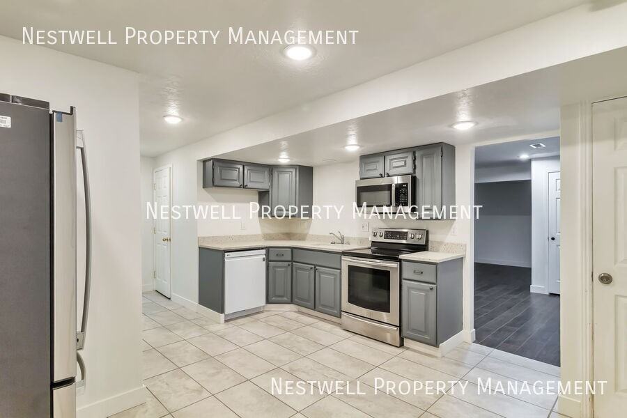 860 E 3350 N #B - Photo 2 of 30