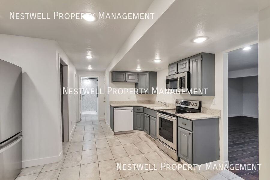 860 E 3350 N #B - Photo 4 of 30