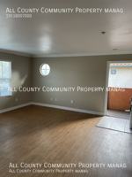 featured image of 1132 N Broadway #12