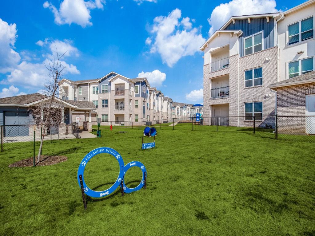 Palladium Venus - Photo 2 of 28