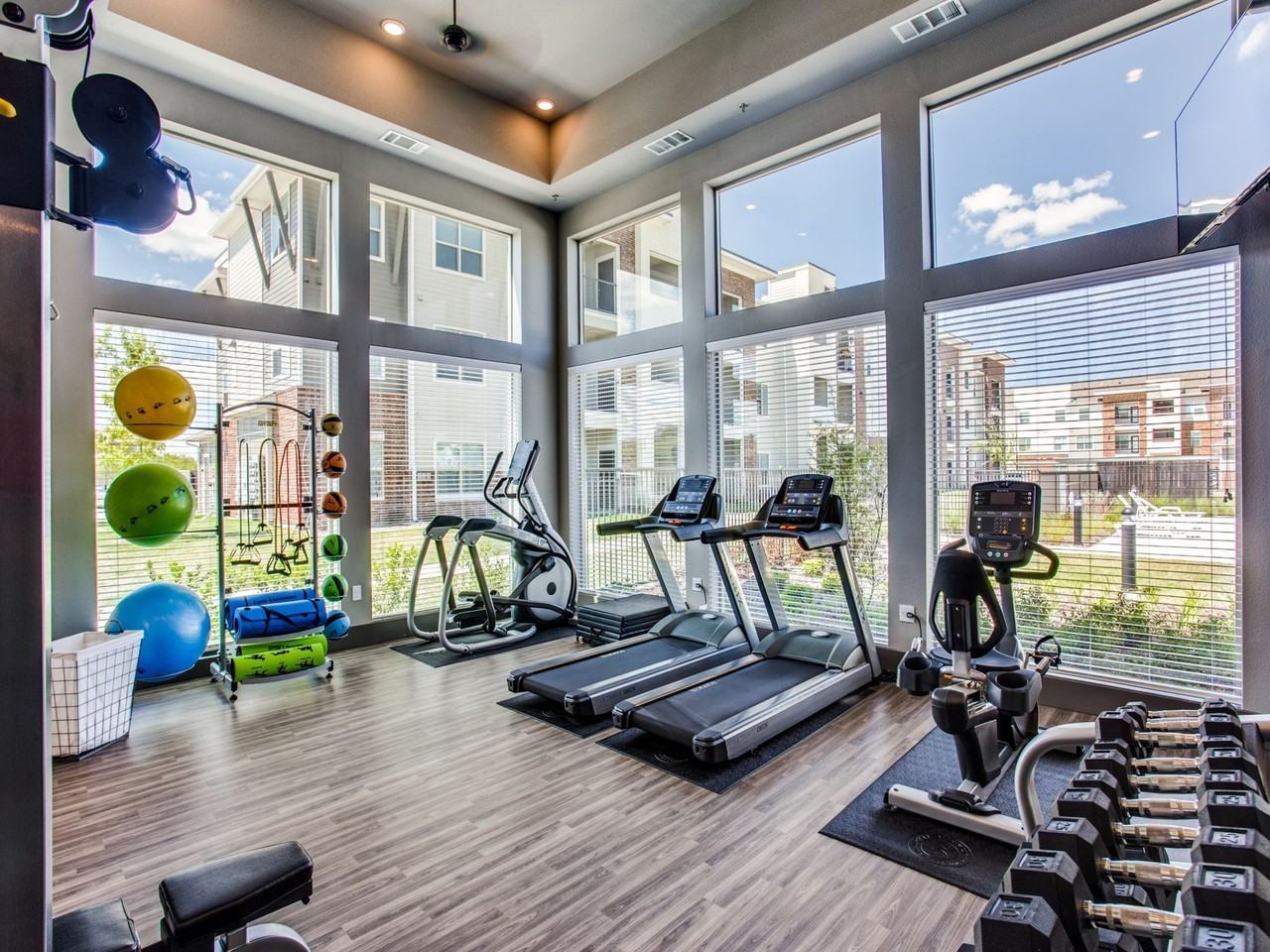 Palladium RedBird - Photo 7 of 14