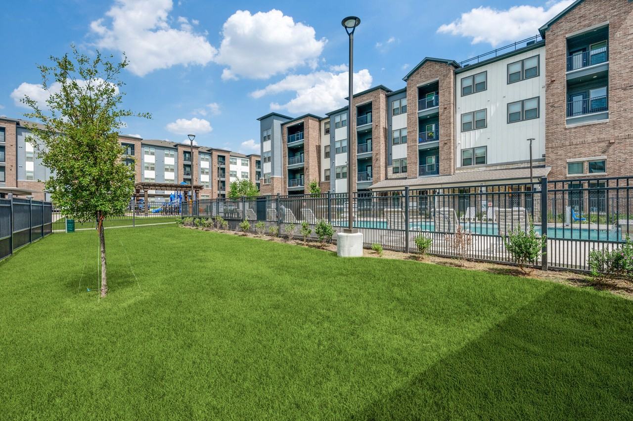 Palladium Oak Grove - Photo 3 of 25