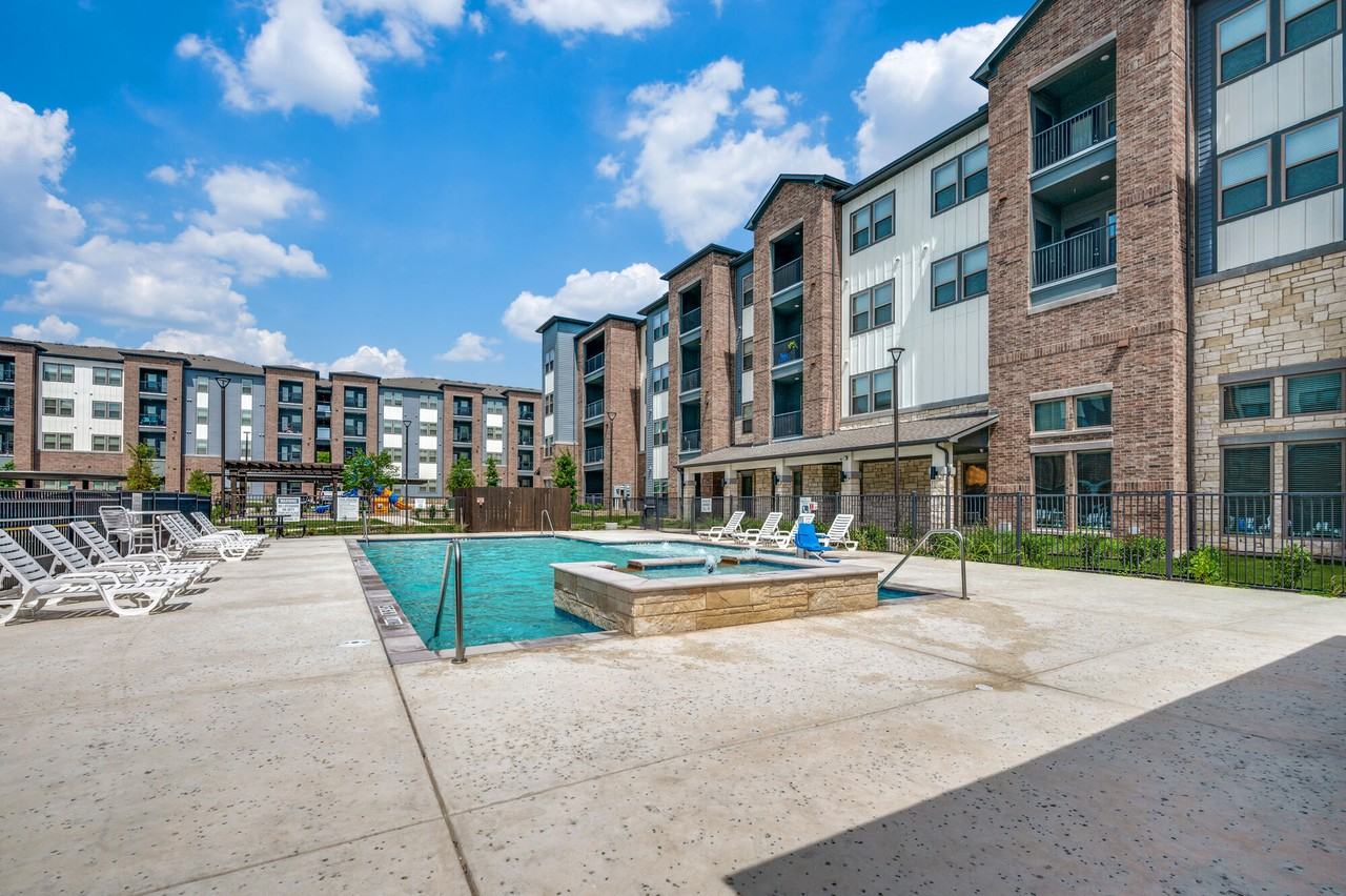 Palladium Oak Grove - Photo 5 of 25