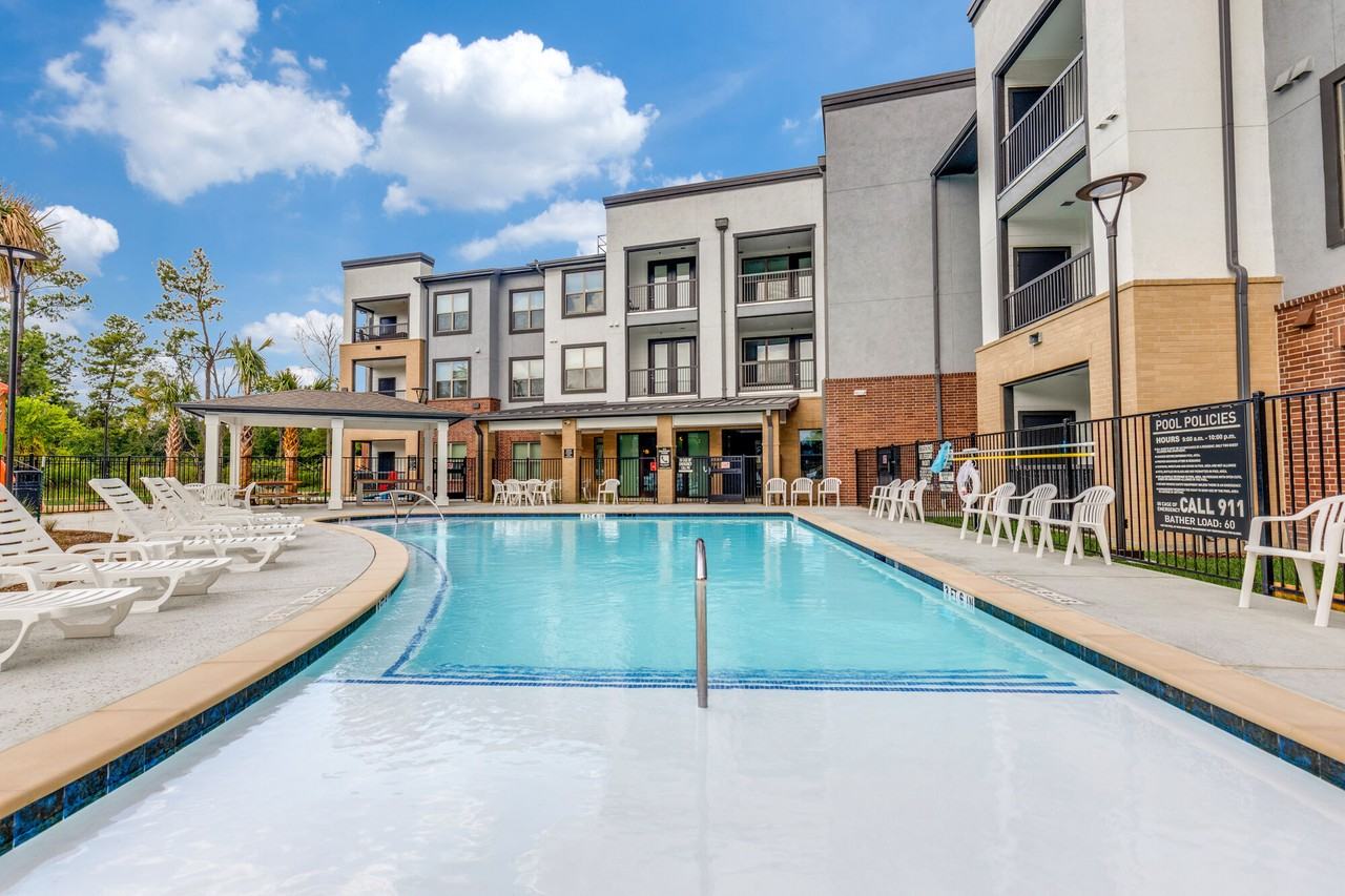 Palladium Houston Ella - Photo 3 of 32