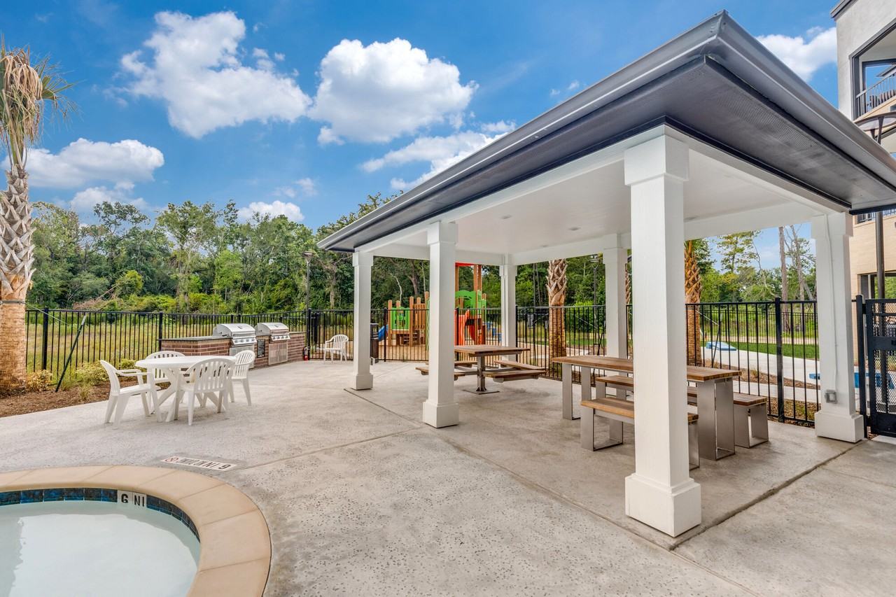 Palladium Houston Ella - Photo 5 of 32