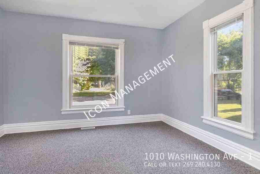 1010 Washington Ave #1 - Photo 2 of 12