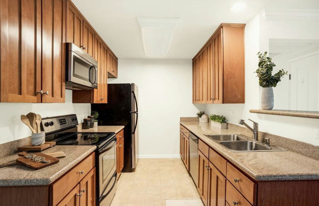 180 Chambers Street - Photo 7 of 13