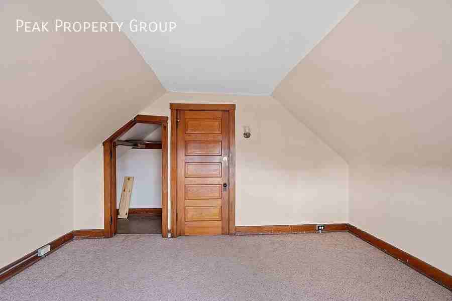 2353 Stratford Ave - Photo 7 of 22