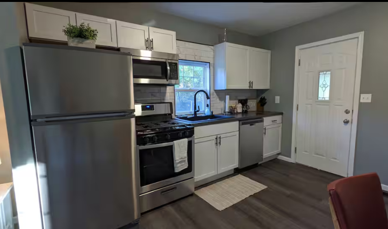 613 5th St - Photo 2 of 12