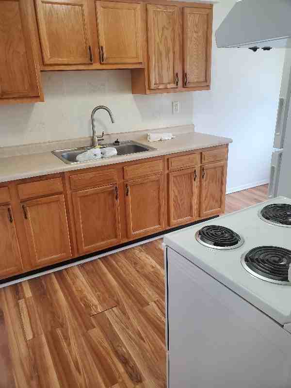 1700 E 80th St #4 - Photo 4 of 7