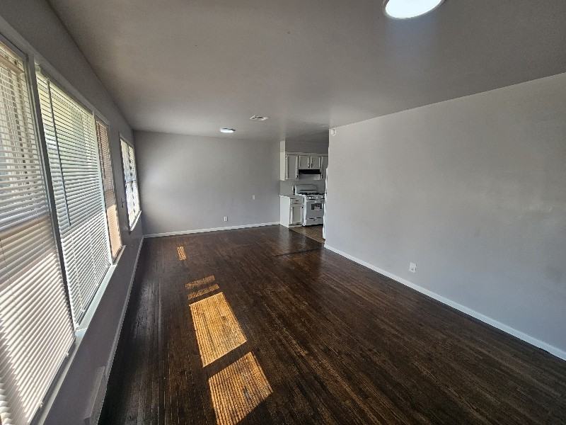 1919 W 46th Pl - Photo 3 of 11