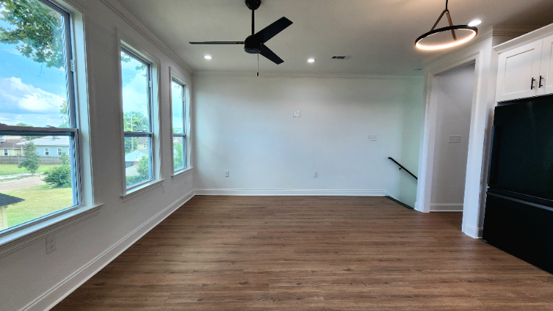 1020 Verret St - Photo 3 of 18