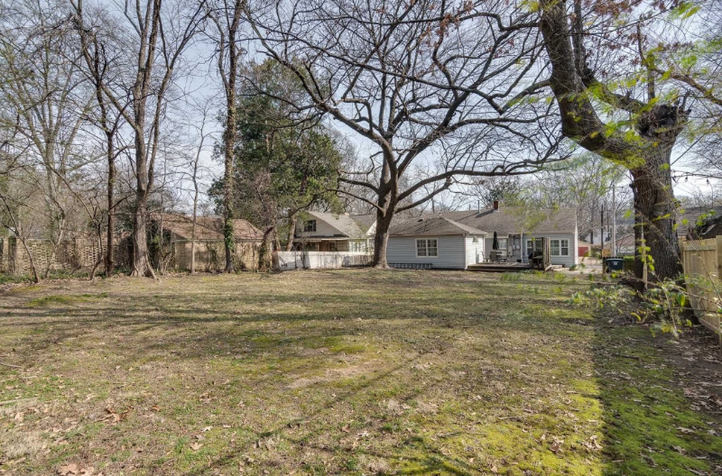 537 Eastbourne Pl - Photo 3 of 20